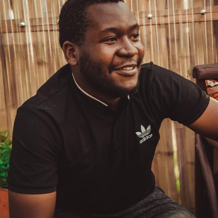 Ravi Kharan, Client Relations Director, discussing corporate gifting strategy with business clients